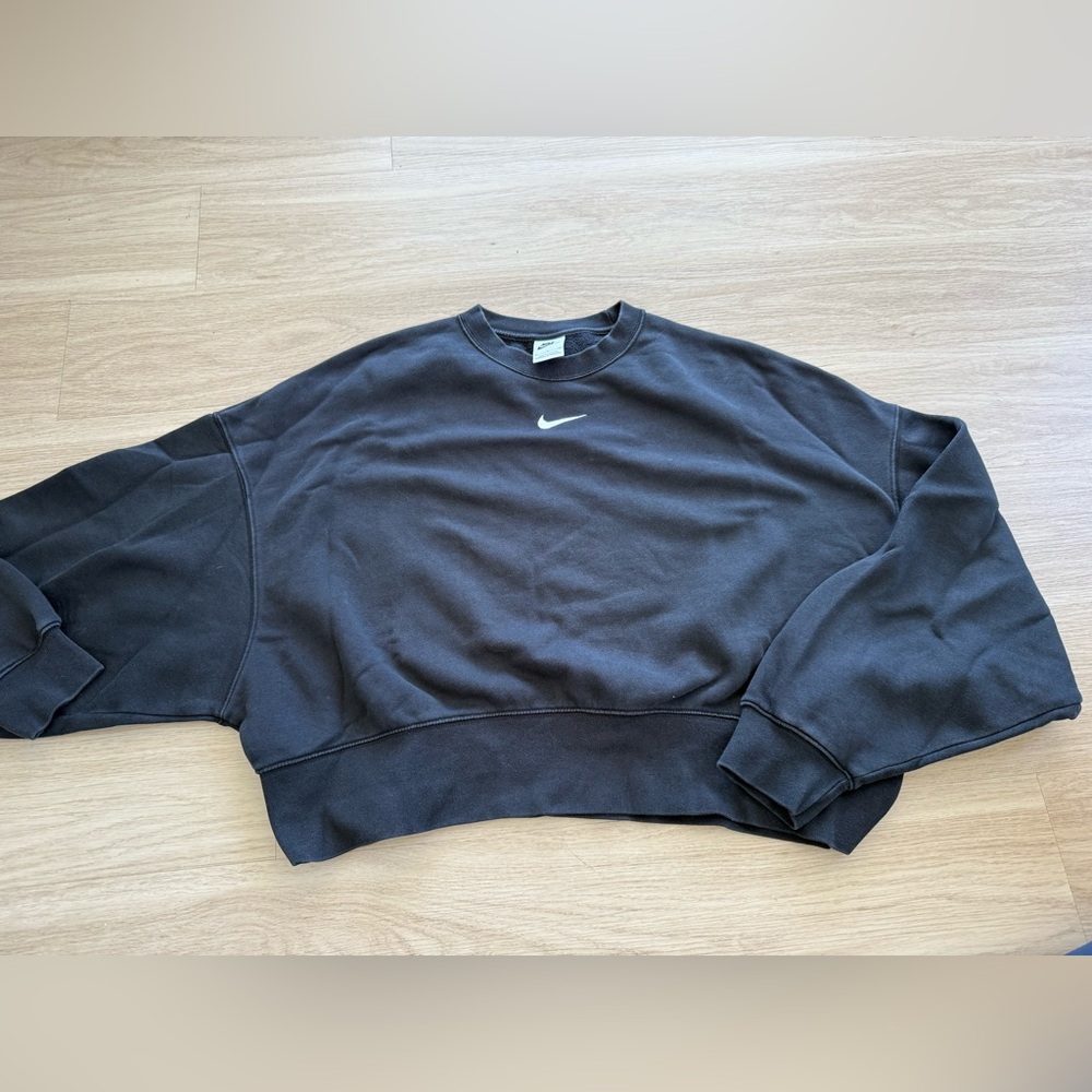Nike sweatshirt